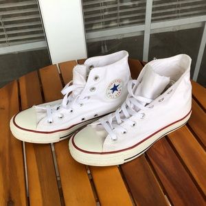 White High Top Converse Women’s Sz 9
